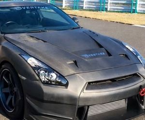 Lightweight Matte Carbon Fiber Hood for Nissan GTR R35 2008-2016 Overtake Style <b>Vented</b> Engine Cover - Product Image 6