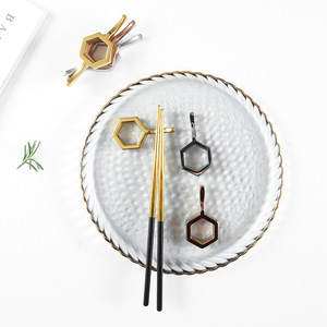 Porta Palillos Hexagonal Shiny-JH de Acero Inoxidable 304 Chapado en Oro para Restaurantes, Hoteles y Uso Comercial - Product Image 3