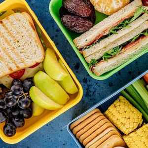 Sac isotherme jetable écologique en non-tissé coloré pour gâteaux, déjeuners, restaurants et écoles - Product Image 6