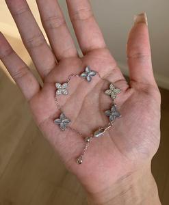 Pulsera de Trébol de Cuatro Hojas con Circonitas Plateadas Clásicas, Pulsera de Flor de la Suerte con Cristales Azules para Mujer, Regalos - Product Image 5