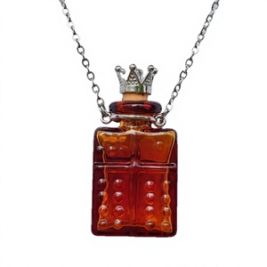 Collier pendentif flacon de parfum couronne, breloque en résine plaqué argent, bijoux vintage, pendentif mode unisexe - Product Image 1