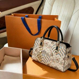 Sac à bandoulière de luxe en cuir pour femme, sac fourre-tout en cuir pour femme, sac à main en cuir pour femme, vente en gros - Product Image 2