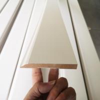 Plinthe en bois écologique blanc apprêté sur mesure pour appartements, hôtels et hôpitaux – Design moderne