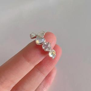 Bague en argent sterling S925 avec nœud d'amour arc-en-ciel avec placage 18 carats Style romantique haut de gamme sertie de diamants et de pierres de lune - Product Image 2