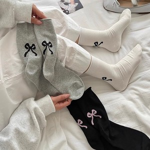 Women's Mid Calf Socks With Bow Solid Color Slouch Socks Breathable Sweat Absorbing Regular Casual Socks - Product Image 3