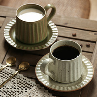 Vente en gros, prêt à expédier, ensemble tasse et soucoupe à café et thé vintage de luxe léger à motif rayé rétro, en céramique
