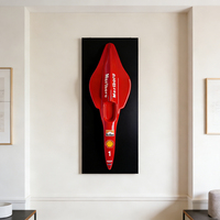 Modèle de sculpture de cadre de voiture de course F1 en fibre de verre personnalisée, design d'art moderne, décoration murale intérieure, sculpture d'exposition