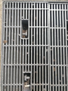 Grilles en acier doux pour canaux de drainage, grilles d'allées et couvertures de caniveaux pour systèmes de gestion de l'eau - Product Image 3