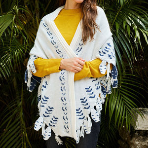 Sciarpa/Stola da donna bianca in maglia con motivo gufo delle nevi, stile casual sottile, alla moda, per serate e cene, ideale per primavera e autunno - Product Image 3