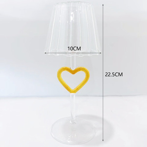 Portavelas de vidrio de borosilicato en forma de corazón amarillo pequeño hecho a mano, candelita impresa <span class=keywords><strong>con</strong></span> <span class=keywords><strong>sombra</strong></span> transparente estriada - Product Image 4