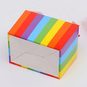 Solution d'emballage personnalisée pour pâtisseries, boîtes à cupcakes en papier personnalisées avec fenêtre en plastique transparent, boîte de boulangerie avec poignées - Product Image 4