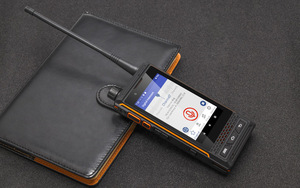 UNIWA Bộ Đàm Di Động Kỹ Thuật Số UHF PTT DMR <span class=keywords><strong>4</strong></span> <span class=keywords><strong>Inch</strong></span> Chế Độ Kép P4 Bộ Đàm Chống Nước IP68 Điện Thoại <span class=keywords><strong>Android</strong></span> - Product Image 5