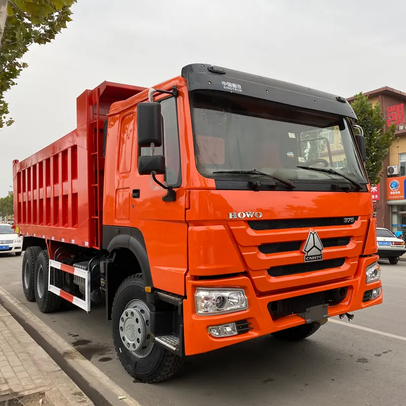 Camion à benne basculante Howo direct de l'usine de construction à direction gauche à transmission diesel d'occasion à vendre