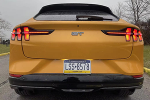 ฟอร์ด มัสแตง มัค-อี จีที อีวี ปี 2024 มือสอง วิ่ง 75001-100000 ไมล์ 250-300 แรงม้า แบตเตอรี่แบบขยายระยะทาง ขับเคลื่อนสี่ล้อ พวงมาลัยซ้าย เบาะหนัง กล้องมองหลัง - Product Image 2