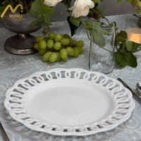 Assiette en céramique blanche ajourée créative, service d'assiettes classiques en porcelaine, plat en porcelaine fine pour mariage, fête, événement, banquet