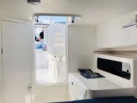 Bateau à moteur certifié CE de 7,5 m, bateau de croisière à cabine soudé en aluminium, bateau de pêche avec toilettes séparées, en vente
