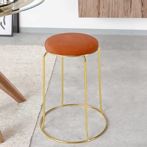 כסא שרפרף קל משקל, מתקפל וחוסך מקום, עם רגלי מתכת בצבע זהב זולות ומושב עור, מתאים למסעדות, בתי מלון, משרדים ובתים. - Product Image 2