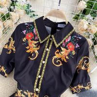 Robe légère plissée mi-longue, tenue d'église, avec col de luxe, manches courtes, style ancien, tissu imprimé