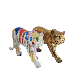 2024 nuova decorazione per la casa soggiorno <span class=keywords><strong>da</strong></span> tavolo ornamenti <span class=keywords><strong>animali</strong></span> in resina artigianato statuette Graffiti manufatti colorati statue di cani - Product Image 4
