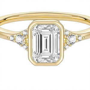 Nouvelle bague de luxe légère pour homme en or jaune 10k/14k/18k, sertie d'un diamant de laboratoire taille émeraude, certifiée IGI, haute qualité, pour l'export. - Product Image 2
