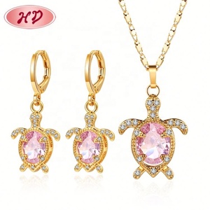 ชุดเครื่องประดับ Hd Jewelry สร้อยคอแฟชั่นและต่างหูเพชรคิวบิกเซอร์โคเนีย ดีไซน์เต่าน่ารัก ชุบทอง 18K วัสดุทองเหลืองคุณภาพ Aaa สำหรับผู้หญิง - Product Image 1