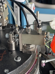 Máquina de Tejer Jacquard Automática para Rodilleras con Motor 380V/220V 1000W - Product Image 2