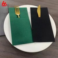 Serviettes de table noires en papier de poche avec pochette à couverts, essuie-mains