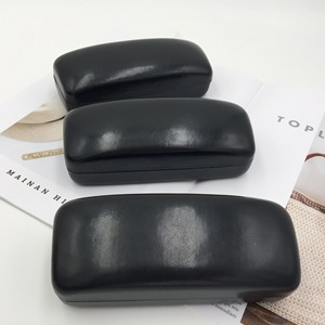 Étui à lunettes noir rectangulaire rigide, accessoires de mode pour lunettes, 8-8,9 pouces, motif uni - Product Image 1