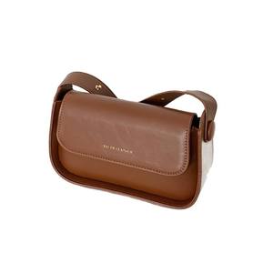 กระเป๋าสะพายข้างสุดหรูและมีเอกลักษณ์สำหรับผู้หญิง ให้ความรู้สึกหรูหราและใช้งานได้หลากหลาย - Product Image 5