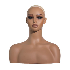 Tête de Mannequin Femme Noire Réaliste avec Épaules pour Présentation de Perruques - Idéale pour le Maquillage et la Mode - Product Image 6