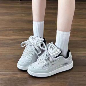 Zapatillas Grises de Moda de Hong Kong, Estilo Retro Versátil para Parejas, Calzado Casual con Suela Gruesa, Popular en Instagram - Product Image 3