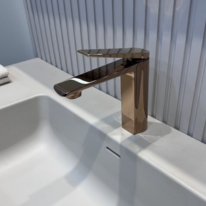 Robinet de lavabo tout cuivre 35 mm monotrou eau chaude et froide à commande par levage pour évier encastré sous plan - Product Image 2