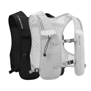 Gilet de course réfléchissant léger pour homme et femme avec pochette d'eau et support téléphone pour le jogging en extérieur - Product Image 1