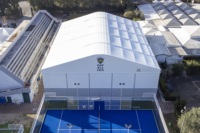Tente de réception Axa Italy Sport Equipment avec structure en aluminium pour terrains de sport, courts de tennis, mariages et événements extérieurs
