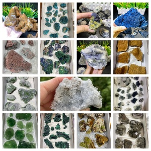 Rocas Minerales Naturales de Alta <span class=keywords><strong>Calidad</strong></span>, Fluorita, Granate, Malaquita, Cristales en Bruto, Clústeres de Cristales Mixtos, Especímenes Minerales - Product Image 2