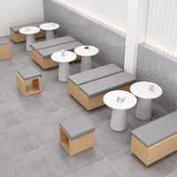 Ensemble de chaises et tables commerciales en cuir et bois massif de style nordique moderne pour salon, restaurant, café, salon de thé et pâtisserie