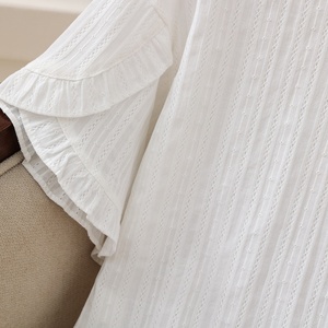 <span class=keywords><strong>Camicia</strong></span> <span class=keywords><strong>bianca</strong></span> estiva da <span class=keywords><strong>donna</strong></span> con colletto polo, maniche corte, bordo arricciato ampio e sfuso, stile sottile di alta gamma, nuova collezione - Product Image 4
