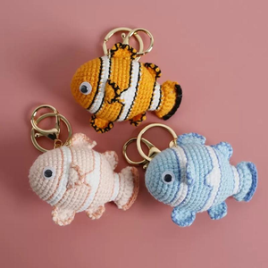 Nuovi Portachiavi a Forma di Pesce Pagliaccio Lavorati all'Uncinetto, Animali Marini Personalizzati Fatti a Mano - Product Image 1