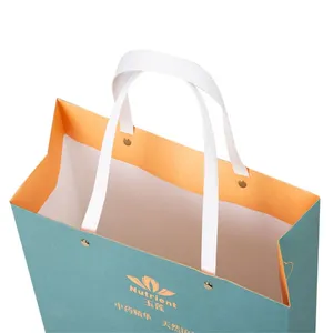 Özel renkli baskı beyaz karton kağıt hediye alışveriş gıda ambalaj kağıdı saplı çanta