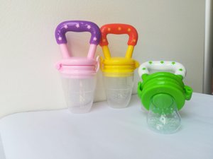 Prix de gros – Accessoire pour bébé en <span class=keywords><strong>silicone</strong></span> et PP de qualité alimentaire, fabriqué à Guangzhou, sucette et distributeur de fruits pour 0-12 mois, imprimé Chine - Product Image 3