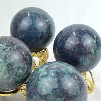 Boule de pierres précieuses naturelles guérison rubis fuchsite sphère de cristal pour la décoration de la maison