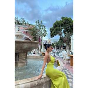 Vestido Largo Verde Básico para Eventos Formales y Ocasiones Especiales, con Detalle de Lentejuelas en la Espalda, Estilo de Fiesta - Product Image 2