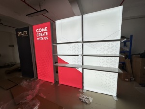 ขาตั้งกล่องไฟแสดงนิทรรศการ SEG สี่เหลี่ยมผืนผ้าปรับแต่งได้ตกแต่งในร่มด้วยกรอบอลูมิเนียม - Product Image 6