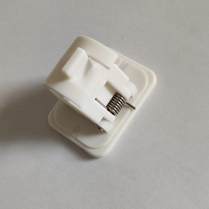 Petits clips blancs - Vendus à l'unité