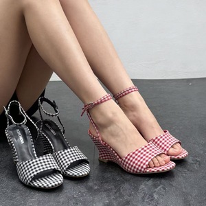 Plataformas con Tiras y Hebilla, Diseño de Punta Abierta, Tacones Altos a Rayas y Cuadros Rojos y Negros, Cómodas, Transpirables, Estilo A-Line, Tendencia de Moda - Product Image 5