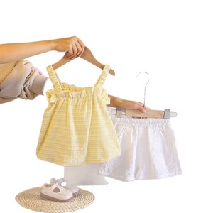 Completo Estivo 2026 per <span class=keywords><strong>Bambina</strong></span>: Top a Fiori a Quadri + Pantaloncini Bianchi, Set Casual 2 Pezzi - Product Image 4