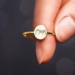 Anello da donna minimalista inciso al laser, geometrico, ovale, gioiello di moda, accessorio regalo - Product Image 3