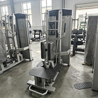 Machine à Squat Professionnelle à Charge par Poids en Acier Robuste pour l'Entraînement des Fessiers, des Quadricippes et des Jambes – Équipement de Musculation pour Salle de Sport et Fitness