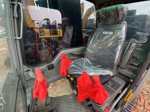 Excavadora Volvo EC240 usada de alta calidad 2024, capacidad de 24 toneladas, certificado CE EPA, incluida la bomba de caja de cambios del motor central, buen precio de venta - Product Image 3