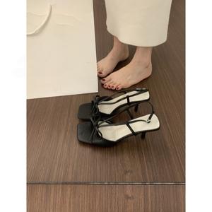 Tacones altos estilo hada francesa con lazo y correa trasera para mujer, sandalias elegantes de una sola correa con punta cuadrada y abierta para uso en exteriores. - Product Image 5